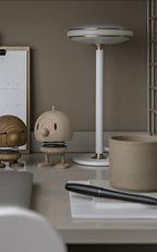 Hoptimist - Scandinavian Design - Wooden Bumble (Black Stained Oak, H: 13.5 cm x D: 10 cm)