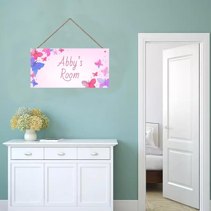 Customized Butterfly Signs for Girls Room Bedroom Door Pink Hanging Sign for Little Man Cave Custom Baby Name Door Hanger Baby Nursery Room Fantasy Kids Room Décor