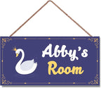 Personalized Vintage Swan Art Décor For Kids Room Custom Name Door Wall Decor, Blue Floral Nursery Art Plate For Girls Bedroom Home Club Cabin Garage Store Bar