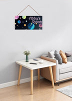 Personalized Galaxy Star Sign Solar System Signs Custom Name Decoration Exquisite Decorative Signs for Kids Room Baby Nursery Door Wall Art Decor Outer Space Themed Decor For Girls Bedroom Boys Room