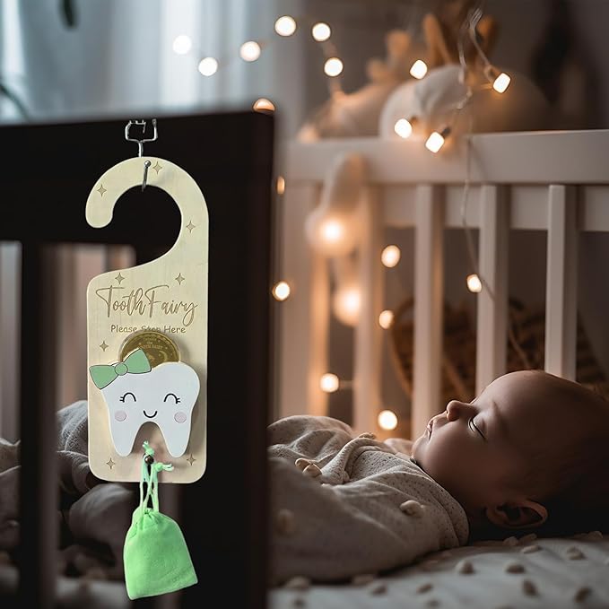 Tooth Fairy Door Hanger, Wooden Tooth Fairy Money Holder with Tooth Coins for Lost Tooth Kids Gifts (Green)