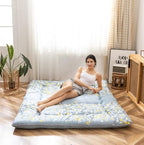 MAXYOYO Little Floal Japanese Futon Floor Mattress, Bed Mattress Topper Portable Thick Sleeping Pad Floor Bed Roll Up Camping Mattress Folding Couch Bed Mattress Pad for Guest Room, Queen Size