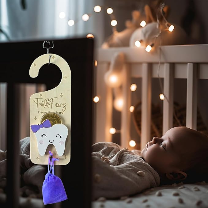 Tooth Fairy Door Hanger, Wooden Tooth Fairy Money Holder with Tooth Coins for Lost Tooth Kids Gifts (Purple)