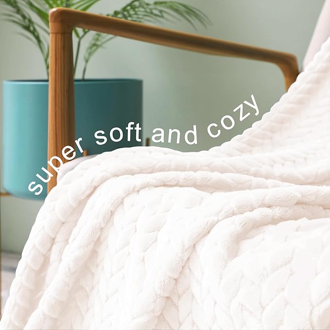 Exclusivo Mezcla Fleece Throw Blanket for Couch, 50x70 Inches Soft Cozy Jacquard Flannel Blankets, Lightweight Fuzzy Plush Warm Throws for Winter, Off White