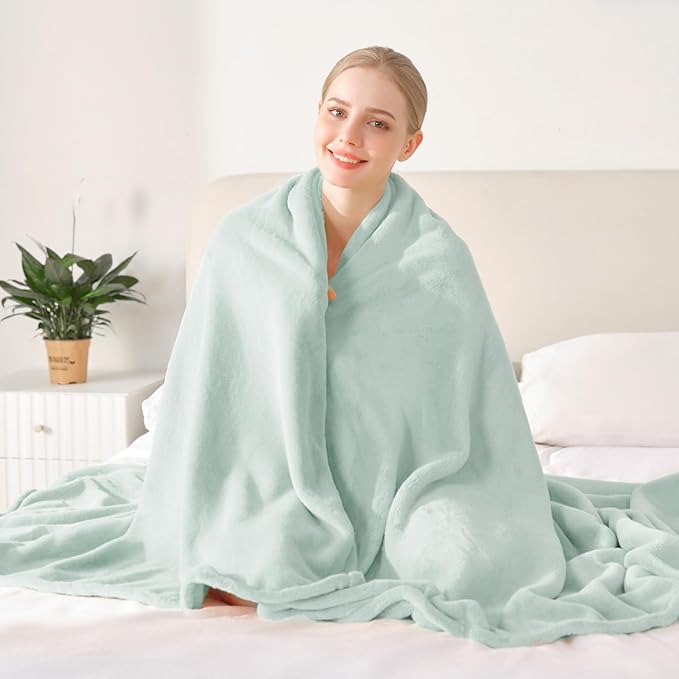 BEAUTEX Fleece Blanket King Size Super Soft Flannel Throw Blanket Lightweight Fuzzy Plush Blanket for Couch Sofa or Bed All Seasons (Mint, 108" x 90")