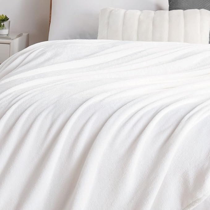 Walensee Fleece Blanket Plush Throw Fuzzy Lightweight (King Size 108x90 White) Super Soft Microfiber Flannel Blankets for Couch, Bed, Sofa Ultra Luxurious Warm and Cozy for All Seasons