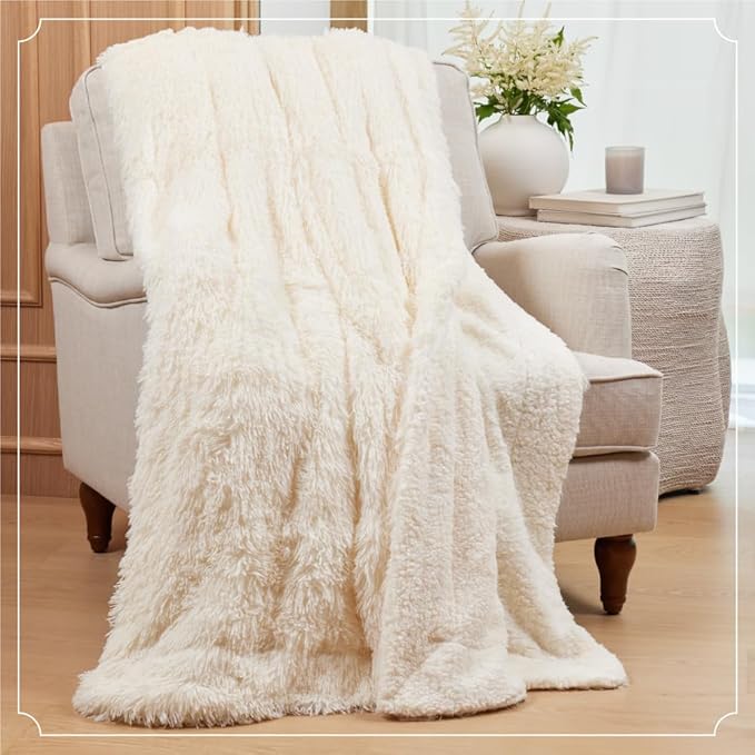 The Connecticut Home Co Throw Blanket Soft Fluffy Room Decor, Cozy Warm Throws for Bed, Couch, Gifts for Women, Bedroom Cute Aesthetic Blankets Shag and Sherpa, 65x50, White