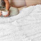 The Connecticut Home Co Throw Blanket Soft Fluffy Room Decor, Cozy Warm Throws for Bed, Couch, Gifts for Women, Bedroom Cute Aesthetic Blankets Shag and Sherpa, 65x50, White