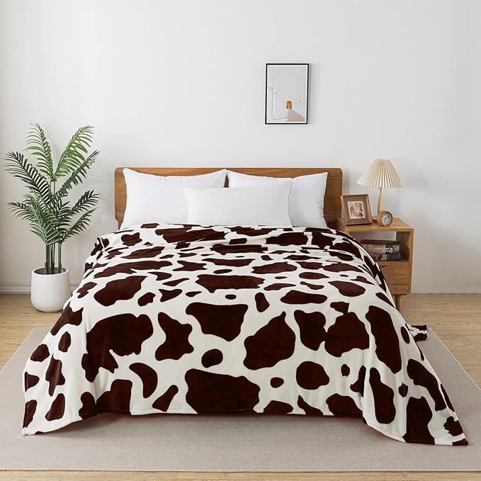 Richave Fleece Cow Print Blanket for All Season - Premium Lightweight Anti-Static Brown and Ivory Queen/Full Size Blankets, Bedroom Decor 90" x 90"(Brown Cow)