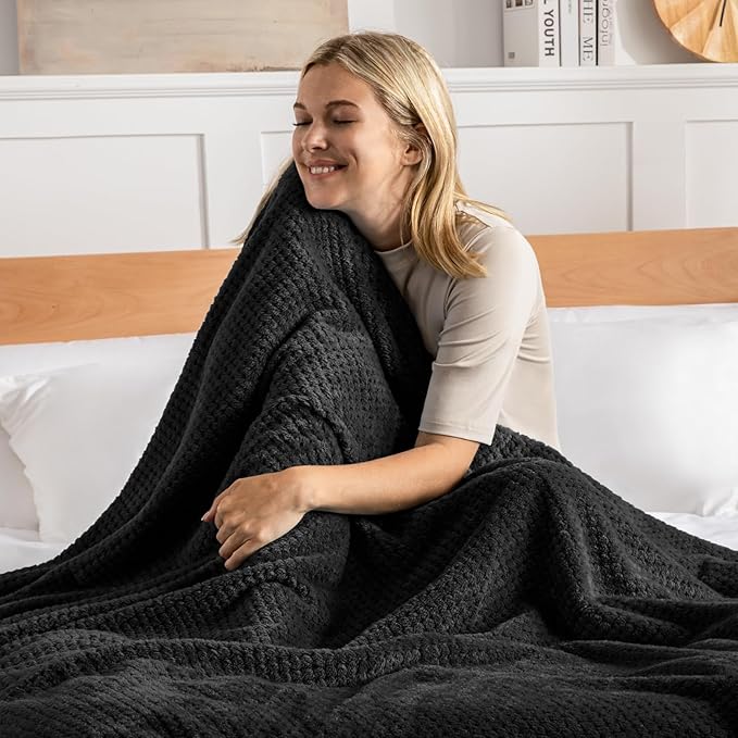 Exclusivo Mezcla Fleece Bed Blanket Twin Size, Super Soft and Warm Blankets for Couch, Sofa and Bed Waffle Textured, Cozy, Fuzzy and Lightweight (Black, 90x66 Inches)