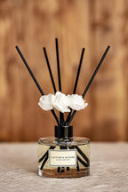 CULTURE & NATURE Reed Diffuser Set 6.7oz (200ml) English Pear & Freesia Scented Diffuser with Sticks Home Fragrance Reed Diffuser for Bathroom Shelf Decor