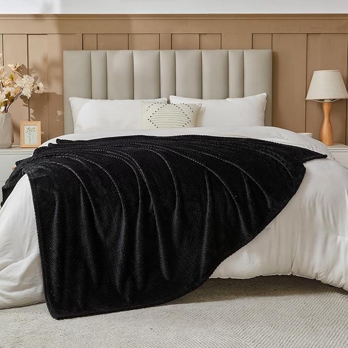 NEWCOSPLAY Super Soft Twin Blanket Black Premium Silky Flannel Fleece Leaves Pattern Lightweight Bed Blanket All Season Use (Black, Twin(60"x80"))