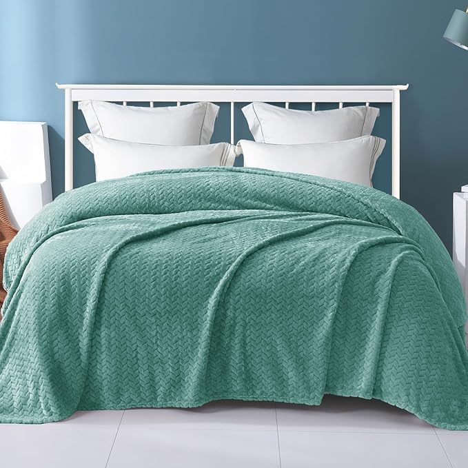 Exclusivo Mezcla Fleece King Size Blanket for Bed, 90x104 Inches Soft Cozy Jacquard Flannel Blankets, Lightweight Fuzzy Plush Warm for Winter, Celadon