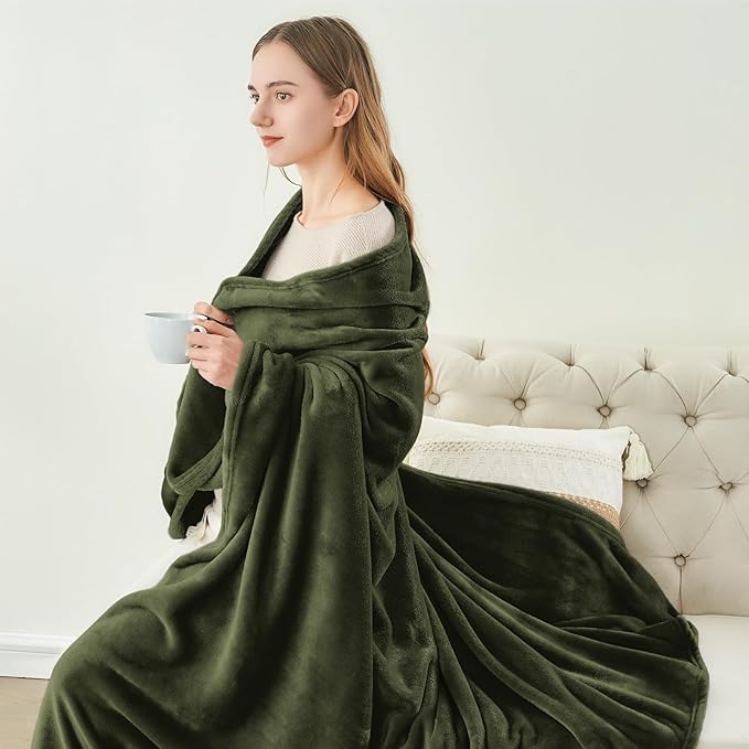BEDELITE Fleece Blanket Olive Green Throw Blankets for Couch & Bed, Luxury Plush Cozy Fuzzy Blanket 50x60 inches, Super Soft Warm Lightweight Throw Blanket for Travel Camping