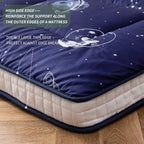 MAXYOYO Navy Space Adventure Futon Mattress, Padded Japanese Floor Mattress Quilted Bed Mattress Topper, Extra Thick Folding Sleeping Pad Floor Lounger Guest Bed for Camping Couch, Twin Size