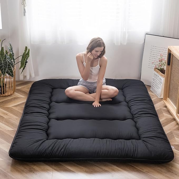 MAXYOYO Japanese Floor Mattress Futon Mattress, 4" Thicken Tatami Mat Sleeping Pad Foldable Roll Up Mat Boys Girls Dormitory Pad Kids Floor Lounger Pillow Bed, Black, Queen
