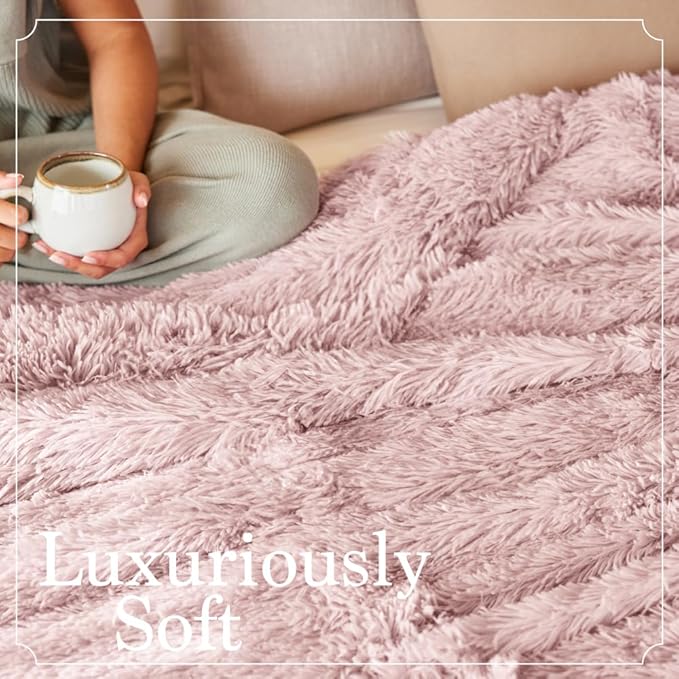 The Connecticut Home Co Bedding Blanket, Queen 90x90, Soft Fluffy Room Decor, Cozy Warm Throws for Bed, Gifts for Women, Bedroom Cute Aesthetic Blankets Shag and Sherpa Dusty Rose