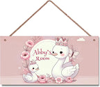 Personalized Swan Signs for Girls Room Bedroom Door Hanging Wooden Signs Custom Baby Name Flowers Floral Door Hanger Baby Nursery Room Customized Kids Room Décor