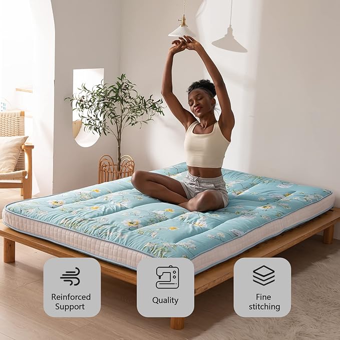 MAXYOYO Rustic Floral Korean Futon Mattress, Padded Japanese Floor Mattress Quilted Bed Mattress Topper, Extra Thick Folding Sleeping Pad Breathable Floor Lounger Guest Bed for Camping Couch, Queen