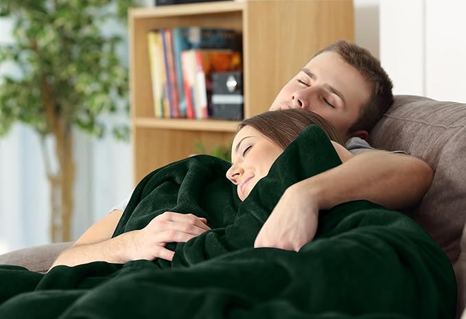 Utopia Bedding Fleece Blanket Queen Size Forest Green 300GSM Luxury Anti-Static Fuzzy Soft Microfiber Bed Blanket (90x90 Inch)