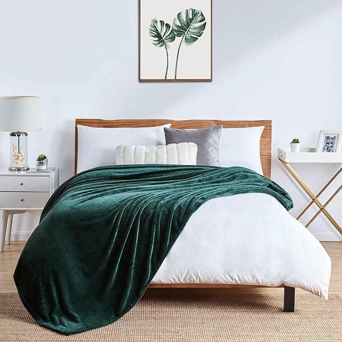 Walensee Fleece Blanket Plush Throw Fuzzy Lightweight (Throw Size 50x60 Forest Green) Super Soft Microfiber Flannel Blankets for Couch, Bed, Sofa Ultra Luxurious Warm and Cozy for All Seasons