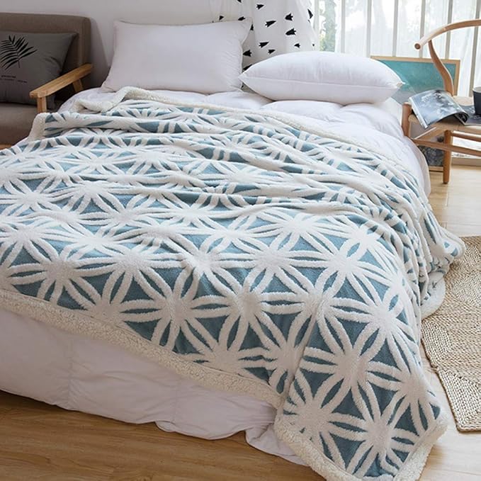 LOMAO Sherpa Fleece Blanket Fuzzy Soft Throw Blanket Dual Sided Blanket for Couch Sofa Bed (Light Blue, 90''x110'')