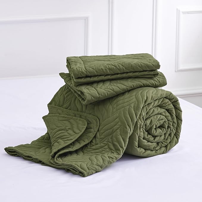 Love's cabin Quilts for Queen Bed Olive Green Bedspreads Bedding Set - Summer Lightweight Bedspread Comforter - Wave Pattern Bedding Coverlet for All Season - 3 Pieces (1 Quilt, 2 Pillow Shams)