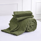 Love's cabin King Size Quilt Bedding Set Olive Green Bedspreads - Bed Summer Lightweight Bedspread Comforter - Wave Pattern Bedding Coverlet for All Season - 3 Pieces (1 Quilt, 2 Pillow Shams)
