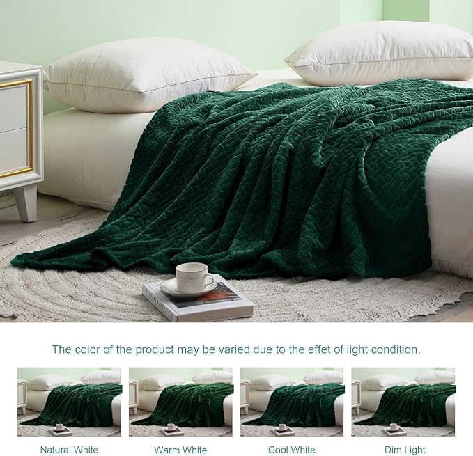 Exclusivo Mezcla Fleece Throw Blanket for Couch, 50x70 Inches Soft Cozy Jacquard Flannel Blankets, Lightweight Fuzzy Plush Warm Throws for Winter, Forest Green
