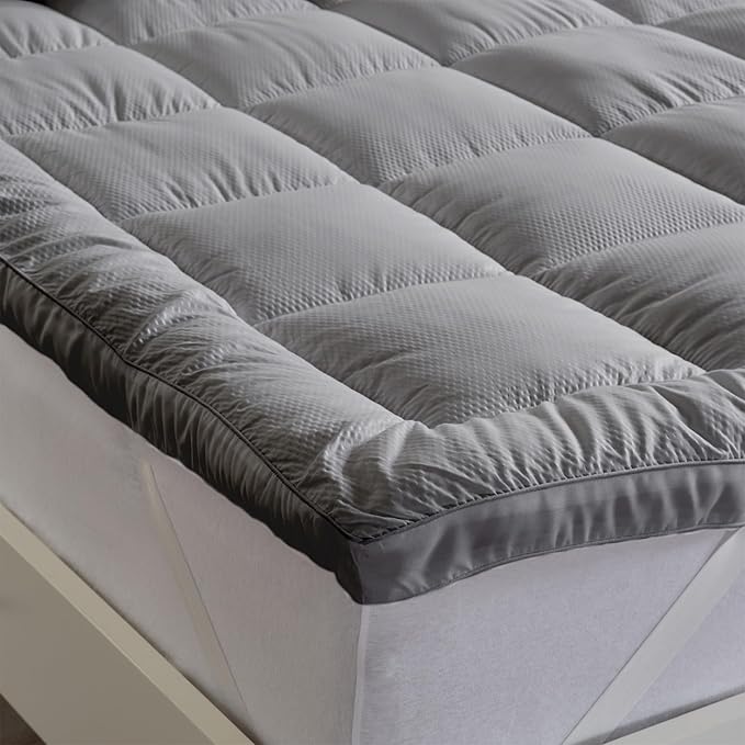 Great Bay Home Twin XL Mattress Topper. Thick, Elastic Corner Mattress Protector and Cover. Ultra-Soft Pillowtop Mattress Pad. Fits Mattresses Up to 18" (Twin XL, Light Grey)