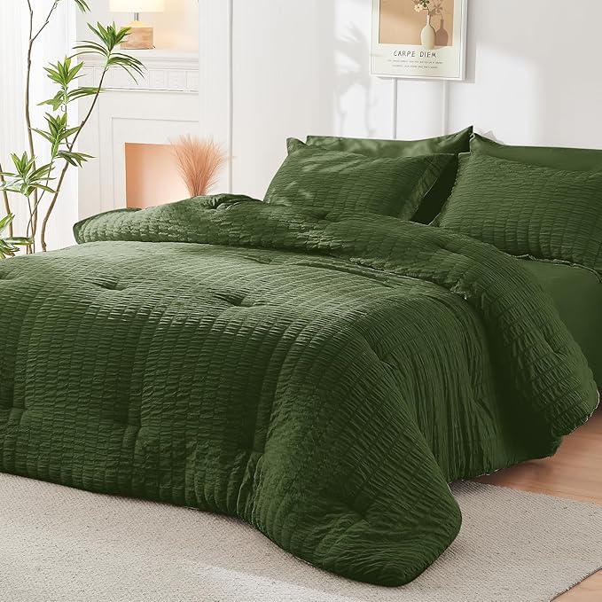 HYMOKEGE Olive Green Twin Comforter Set Seersucker 5 Pieces, All Season Luxury Bed in a Bag for Bedroom, Bedding Set with Comforter, Sheets, Pillowcase & Sham