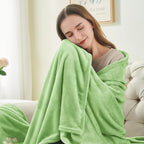 BEDELITE Fleece Blanket Twin Size Grass Green Throw Blankets for Couch & Bed, Luxury Plush Cozy Fuzzy Blanket 60x80 inches, Super Soft Warm Lightweight Throw Blanket for Travel Camping