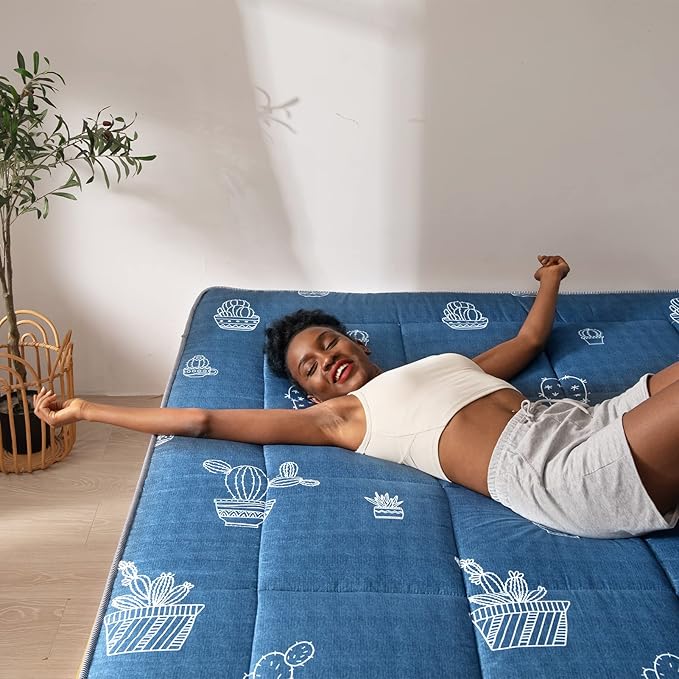 MAXYOYO Grey Cactus Pattern Full Size Futon Mattress, Quilted Bed Mattress Topper, Extra Thick Folding Sleeping Pad, Breathable Floor Lounger, Guest Bed for Camping, Couch