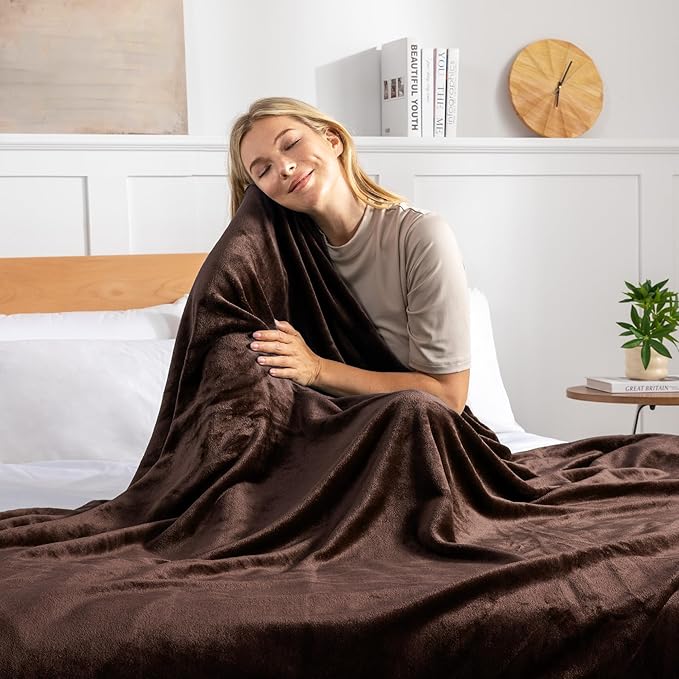 Exclusivo Mezcla Fleece Blanket King Size for Bed, Super Soft and Warm, All Season Use, Cozy, Plush, Lightweight, 90x104 Inches, Coffee