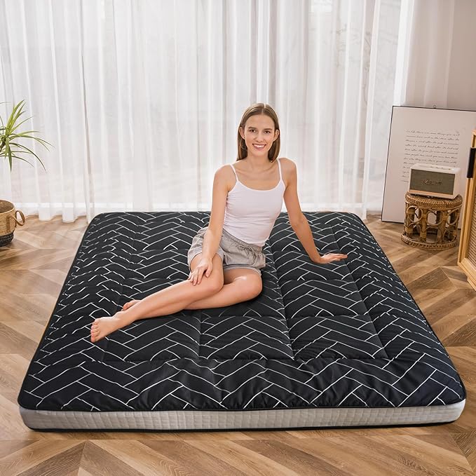 MAXYOYO Black Geometric Pattern Futon Mattress, Japanese Floor Mattress Quilted Bed Mattress Topper, Extra Thick Folding Sleeping Pad Breathable Floor Lounger Guest Bed for Camping Couch, Twin