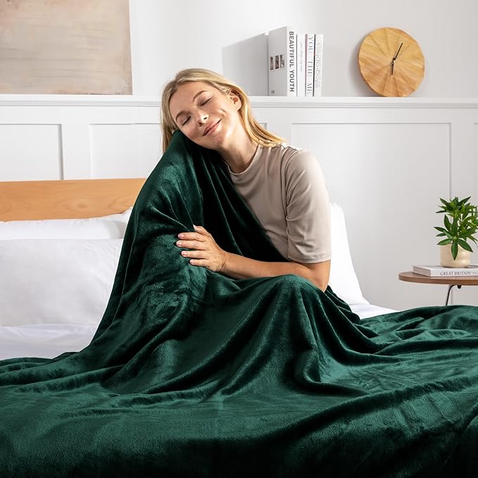 Exclusivo Mezcla Fleece Blanket Twin Size for Bed, Super Soft and Warm, All Season Use, Cozy, Plush, Lightweight, 60x80 Inches Forest Green