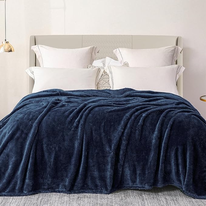 Exclusivo Mezcla Plush Fuzzy Fleece Bed Blanket King Size, Super Soft, Fluffy and Warm Blankets, Suitable for All Seasons (Navy Blue, 90x104 Inches)