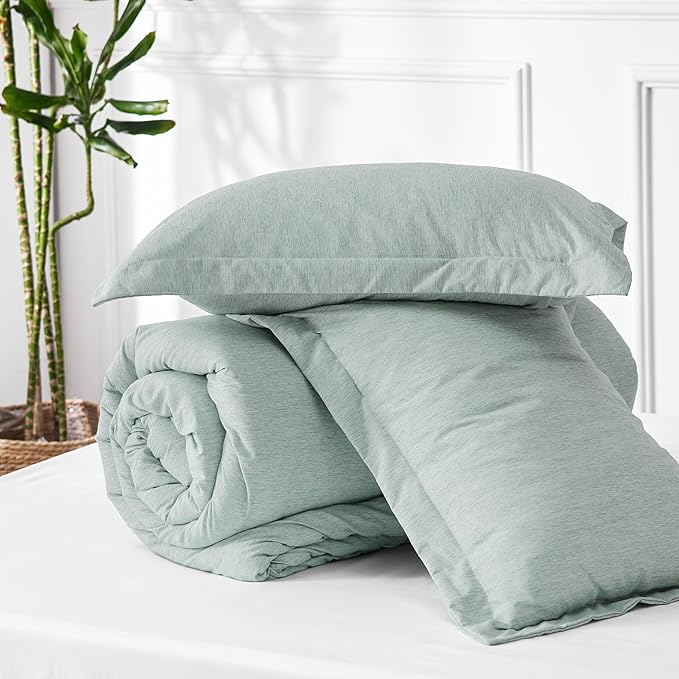 Bedsure Oversized Queen Comforter Set - Sage Green Soft Bedding for All Seasons, Cationic Dyed Bed Set, 3 Pieces, 1 Oversized Queen Size Comforter (98"x98") and 2 Pillow Shams (20"x26"+2")