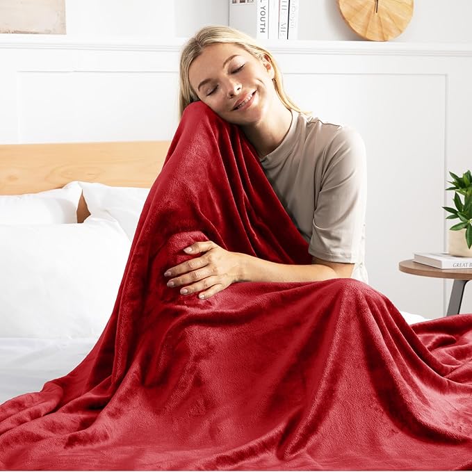 Exclusivo Mezcla Fleece Blanket Twin Size for Bed, Super Soft and Warm, All Season Use, Cozy, Plush, Lightweight, 90x66 Inches, Deep Red