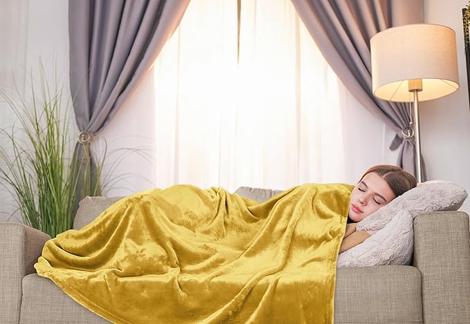Utopia Bedding Fleece Blanket Twin Size Gold 300GSM Luxury Anti-Static Fuzzy Soft Microfiber Bed Blanket (60x80 Inch)