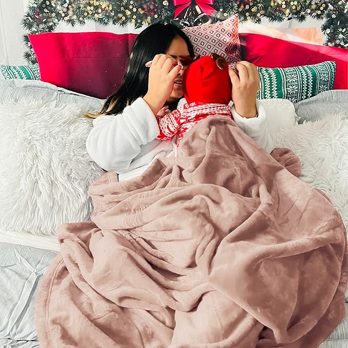 Bedsure GentleSoft Fleece Blankets Queen Size Dusty Pink - Bed Blanket Soft Lightweight Plush Fuzzy Cozy Luxury Microfiber, 90x90 inches