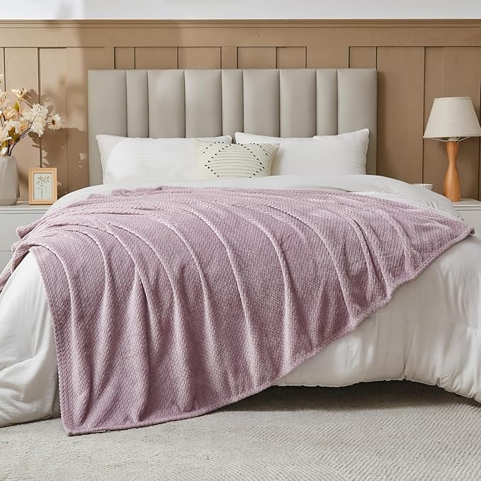 NEWCOSPLAY Super Soft Queen Blanket Light Purple Premium Silky Flannel Fleece Leaves Pattern Lightweight Bed Blanket All Season Use (Light Purple, Queen(90"x90"))