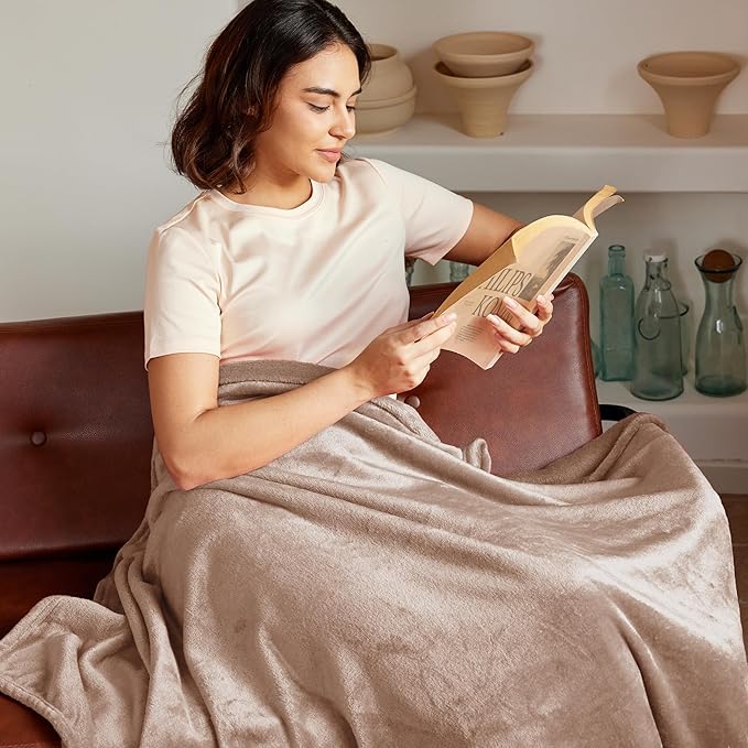 Exclusivo Mezcla Fleece Blanket Queen Size for Bed, Super Soft and Warm, All Season Use, Cozy, Plush, Lightweight, 90x90 Inches, Camel