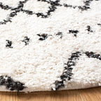 SAFAVIEH Arizona Shag Collection Area Rug - 8' Round, Ivory & Black, Non-Shedding & Easy Cleaning, Plush Thick Pile, Ideal for Living Room, Bedroom, Dining Space (ASG741Z)