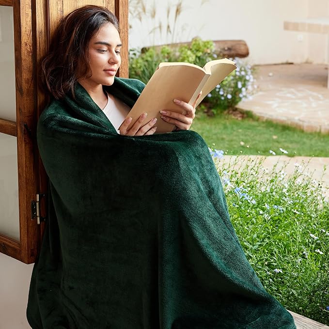 Exclusivo Mezcla Fleece Blanket Twin Size for Bed, Super Soft and Warm, All Season Use, Cozy, Plush, Lightweight, 60x80 Inches Forest Green