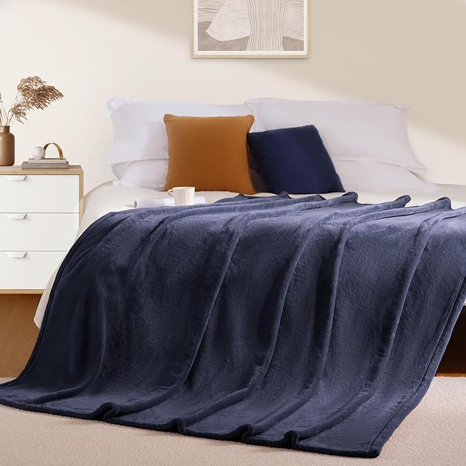 BEAUTEX Fleece Blanket King Size Super Soft Flannel Throw Blanket Lightweight Fuzzy Plush Blanket for Couch Sofa or Bed All Seasons (Navy Blue, 108" x 90")