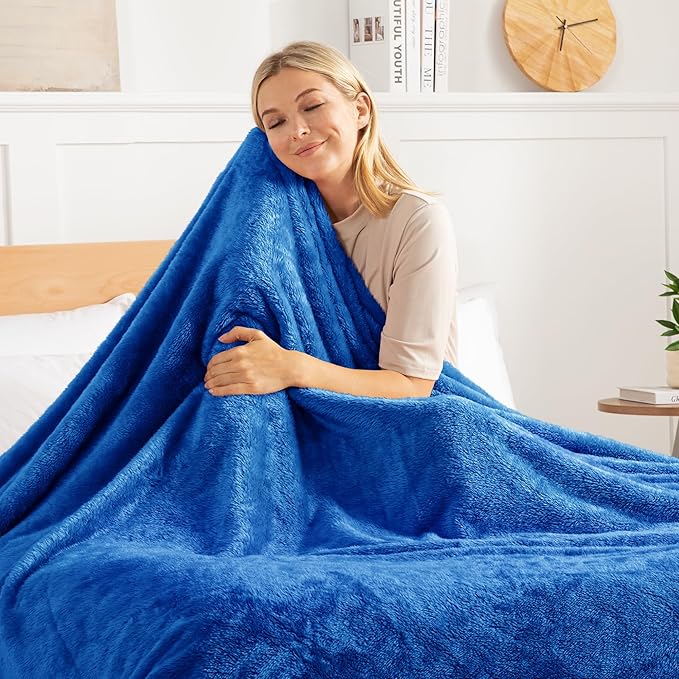 Exclusivo Mezcla Plush Fuzzy Fleece Bed Blanket Queen Size, Super Soft, Fluffy and Warm Blankets Suitable for All Seasons (Cobalt Blue, 90x90 Inches)