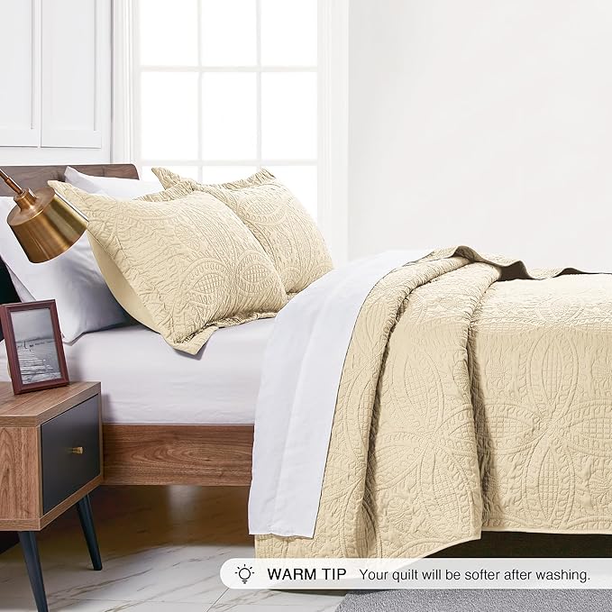 Love's cabin Quilts for Queen Bed Camel Bedspreads - Soft Bed Fall Lightweight Bedspread Comforter - Modern Style Coin Pattern Coverlet for All Season - 3 Pieces (1 Quilt, 2 Pillow Shams)