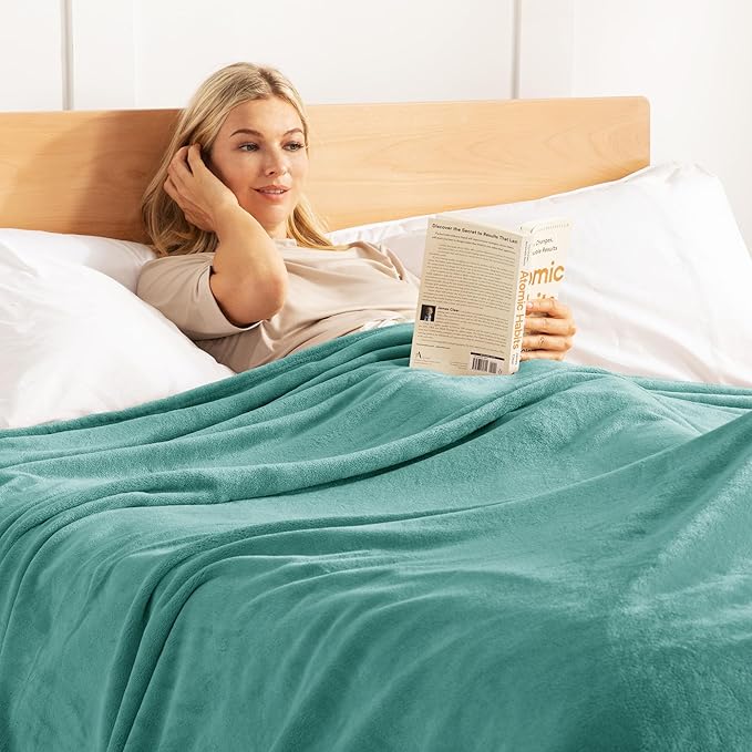 Exclusivo Mezcla Fleece Blanket Queen Size for Bed, Super Soft and Warm, All Season Use, Cozy, Plush, Lightweight, 90x90 Inches, Celadon