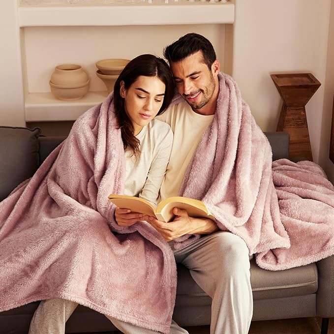 Exclusivo Mezcla Plush Fuzzy Fleece Bed Blanket Queen Size, Super Soft, Fluffy and Warm Blankets Suitable for All Seasons (Dusty Pink, 90x90 Inches)